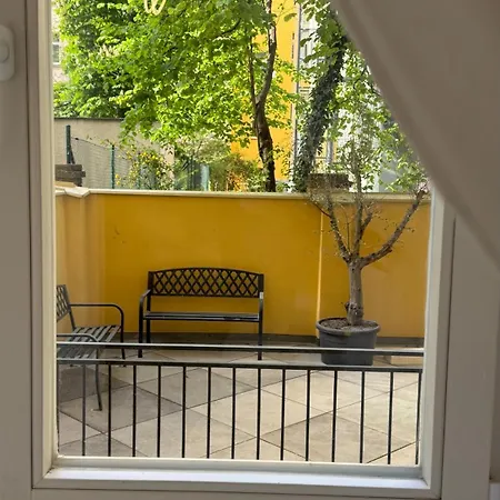 Moderni Korunni Prestige Prague
