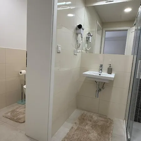 Apartment Moderni Korunni Prestige Blizko Centra